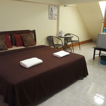 Relax Inn Ban Phe Exterior foto