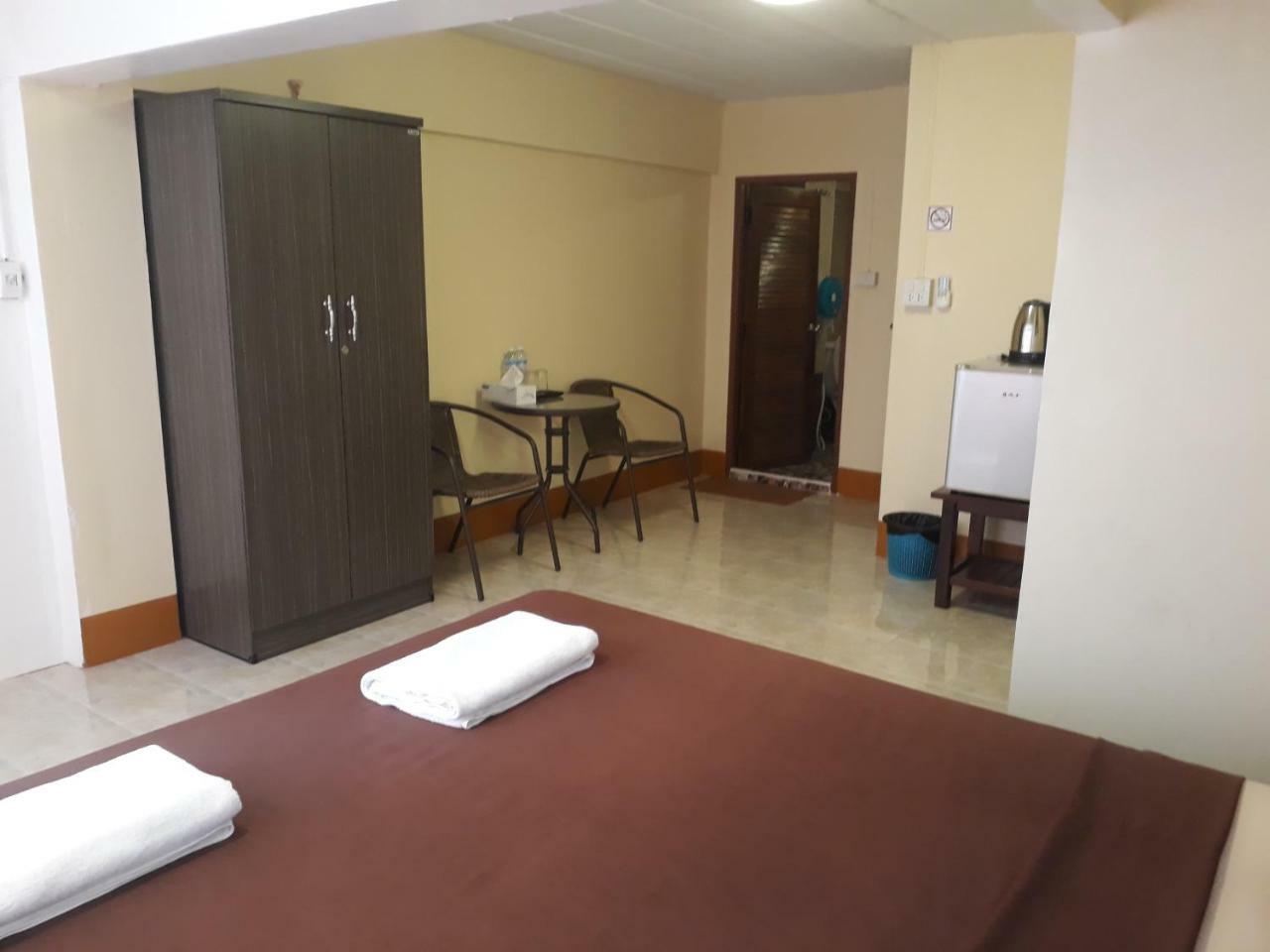 Relax Inn Ban Phe Exterior foto
